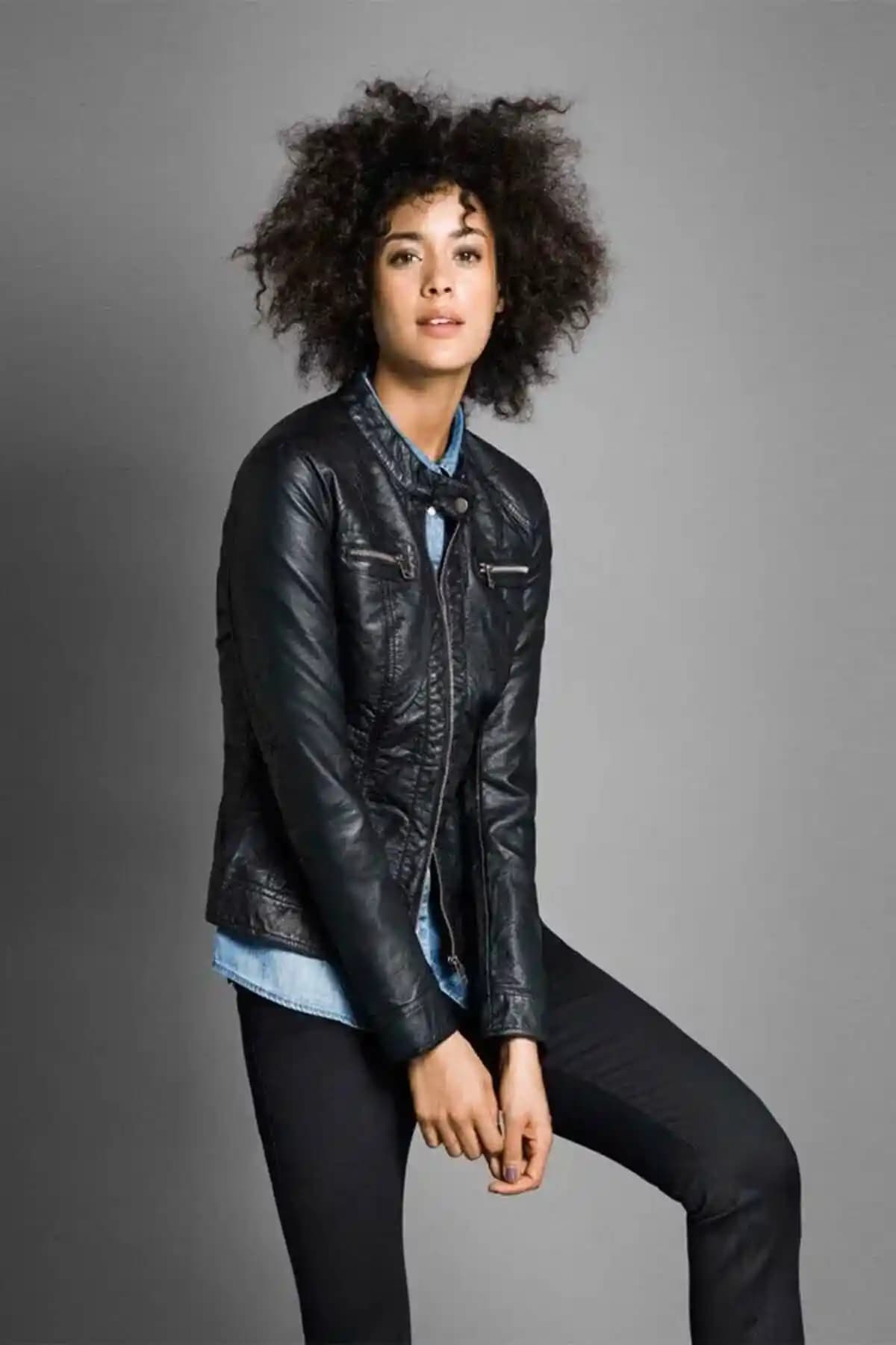 Kadın Siyah Deri Ceketler Karşılaştırması: Stil ve İşlevselliğiyle Öne Çıkan Modeller