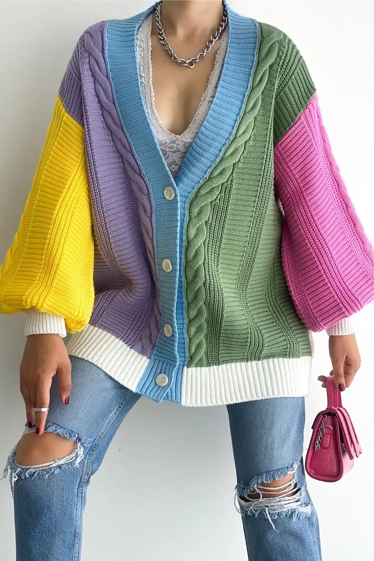 Kadın Standart Beden Çok Renkli Oversize Salaş Triko Hırka - Şık ve Rahat Günlük Kullanım