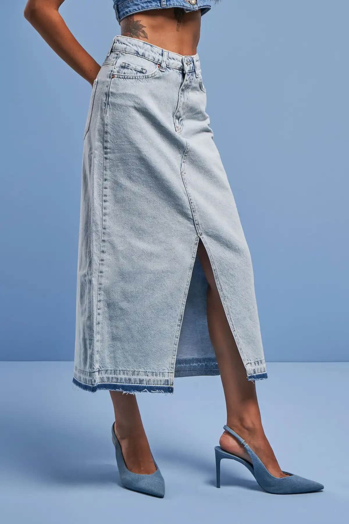 2025'te Gardırobunuzun Vazgeçilmezi: Yüksek Bel Denim Etek
