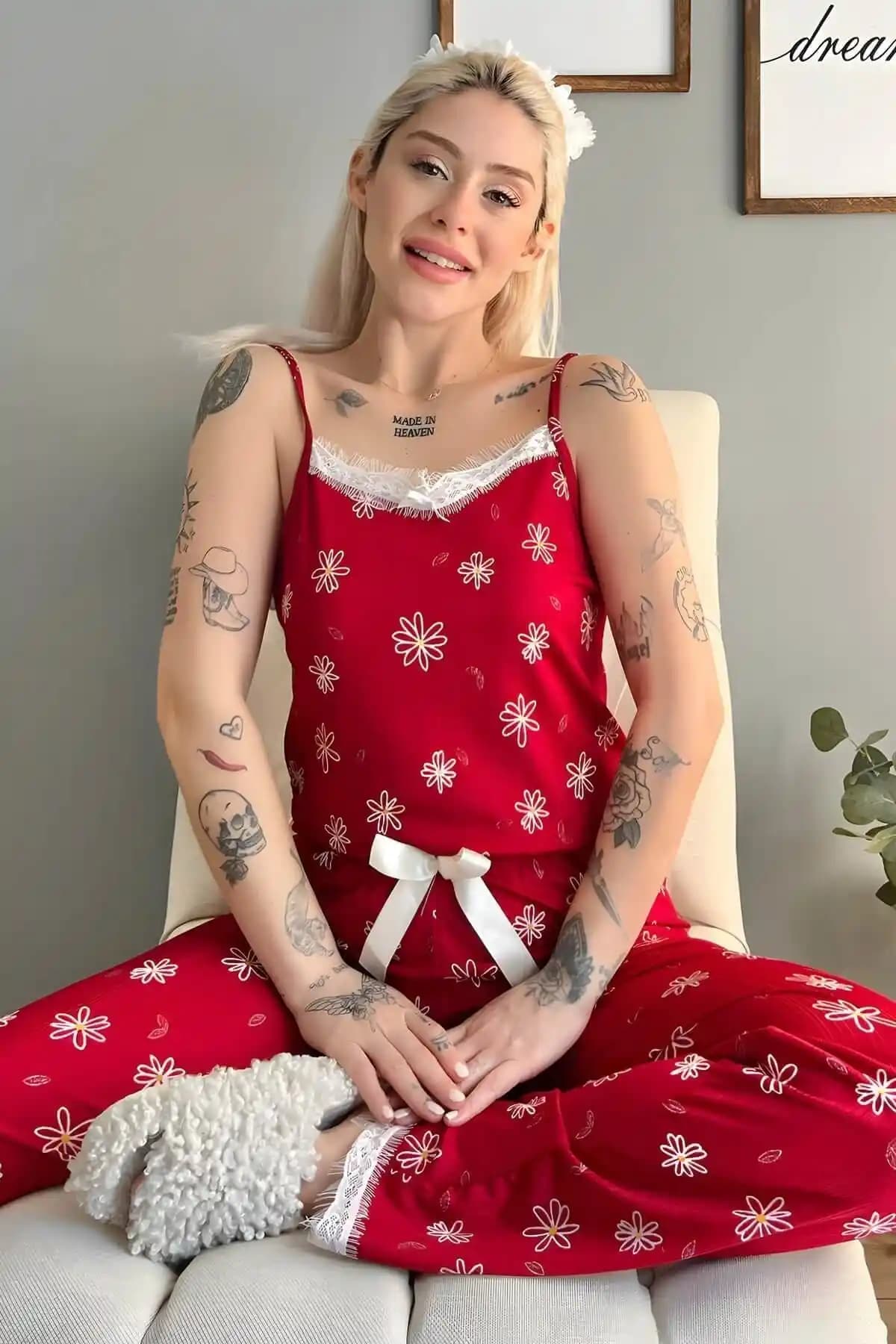 Kırmızı Papatya Desenli Pijama Takımları Karşılaştırması ve Seçim Rehberi