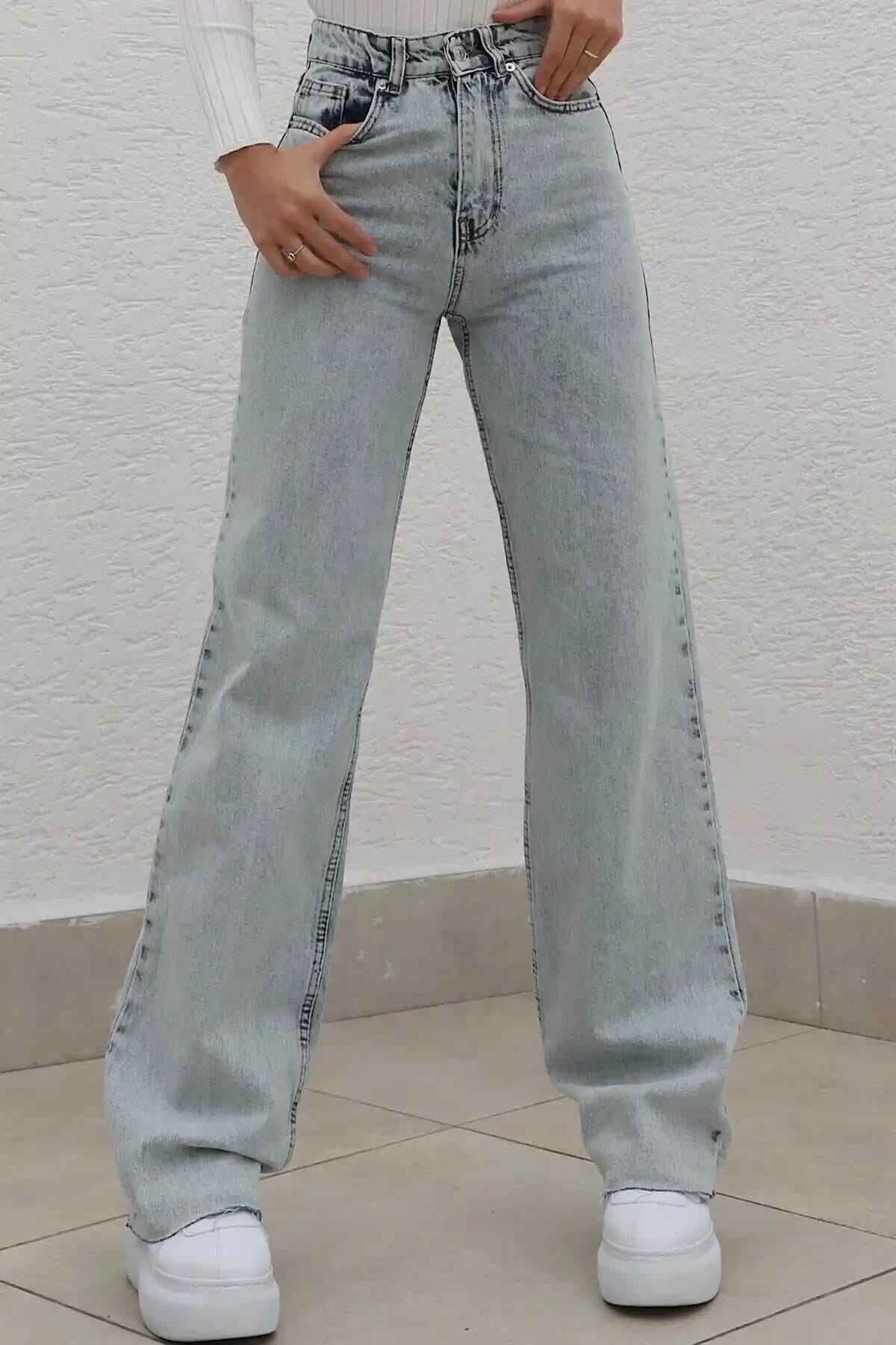 Livik Lara ve Livik Q Kadın Kot Pantolonları Karşılaştırması: Özellikler ve Kullanıcı Yorumları