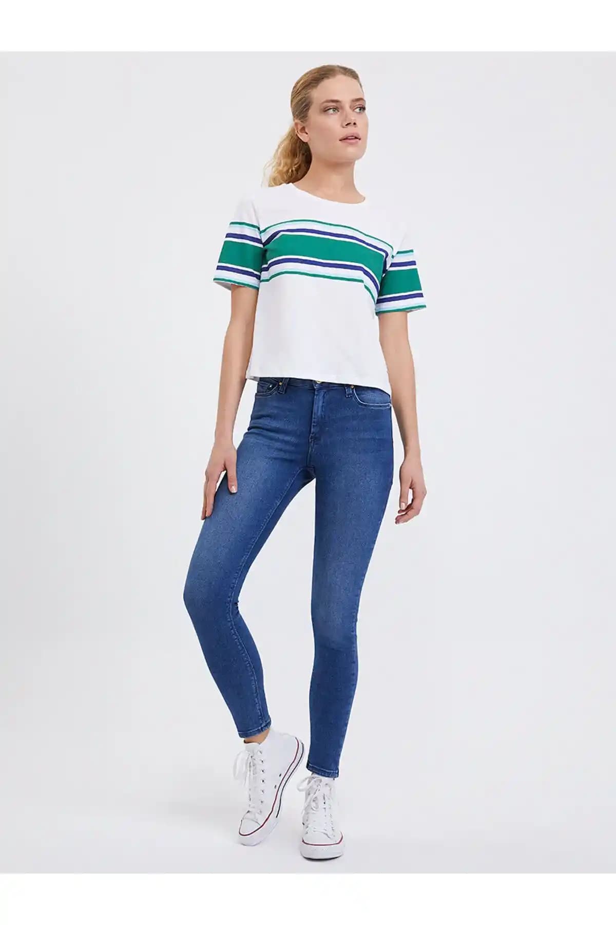 Loft Nicole Skinny Fit Kadın Pantolon: Şıklık ve Konfor Sunan Modern Tasarım