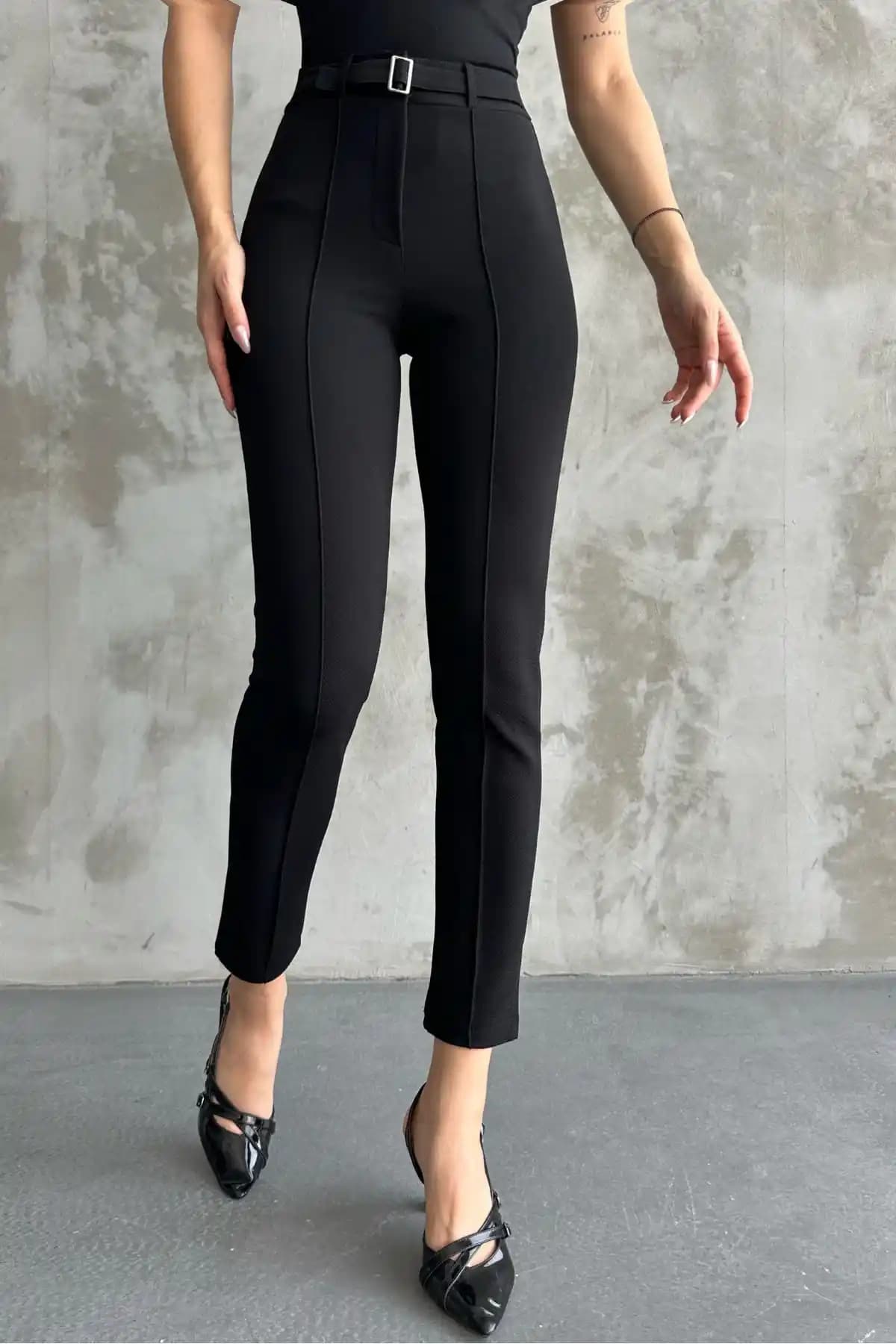 Macharel Jeans Kadın Siyah Yüksek Bel Dar Paça Pantolon Günlük ve Şık Kullanım İçin