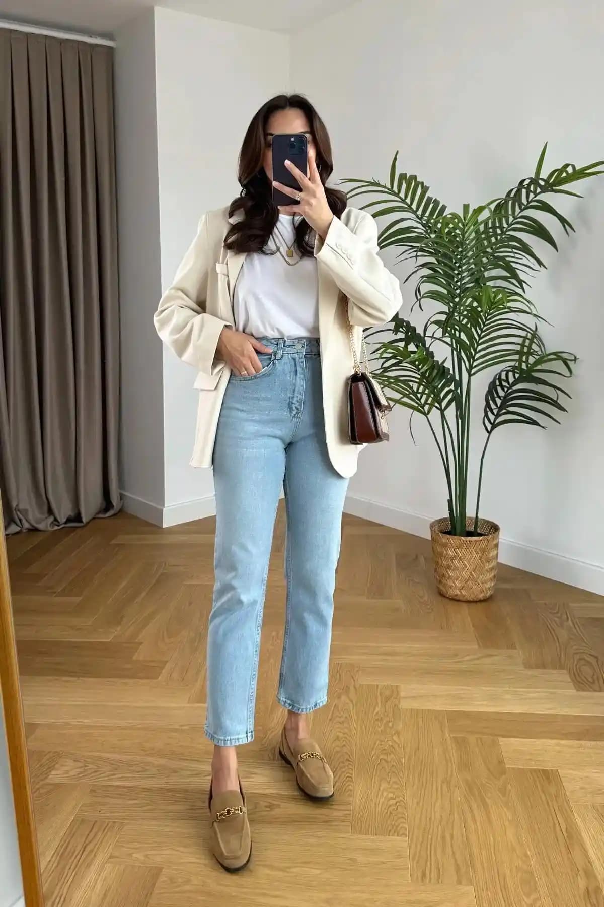 Makras Exclusive Jaxen ve Mona Kadın Mom Jean Pantolonlarının Karşılaştırması