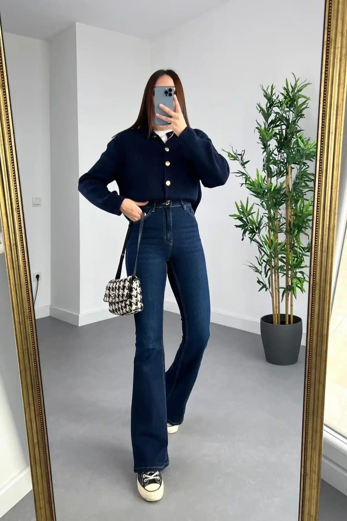 Makras JNX Lara Kadın Lacivert Geniş Paça Likralı Denim Jean Pantolon Özellikleri ve Kombinasyonlar