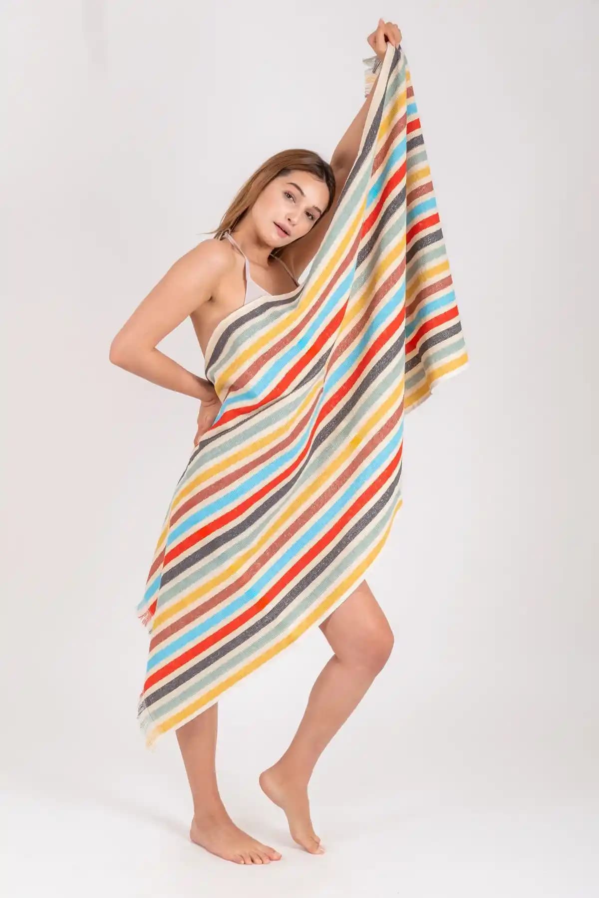 Mariva ve Nina Plaj Havluları Karşılaştırması: Konfor ve Şıklık Arasında Seçenekler