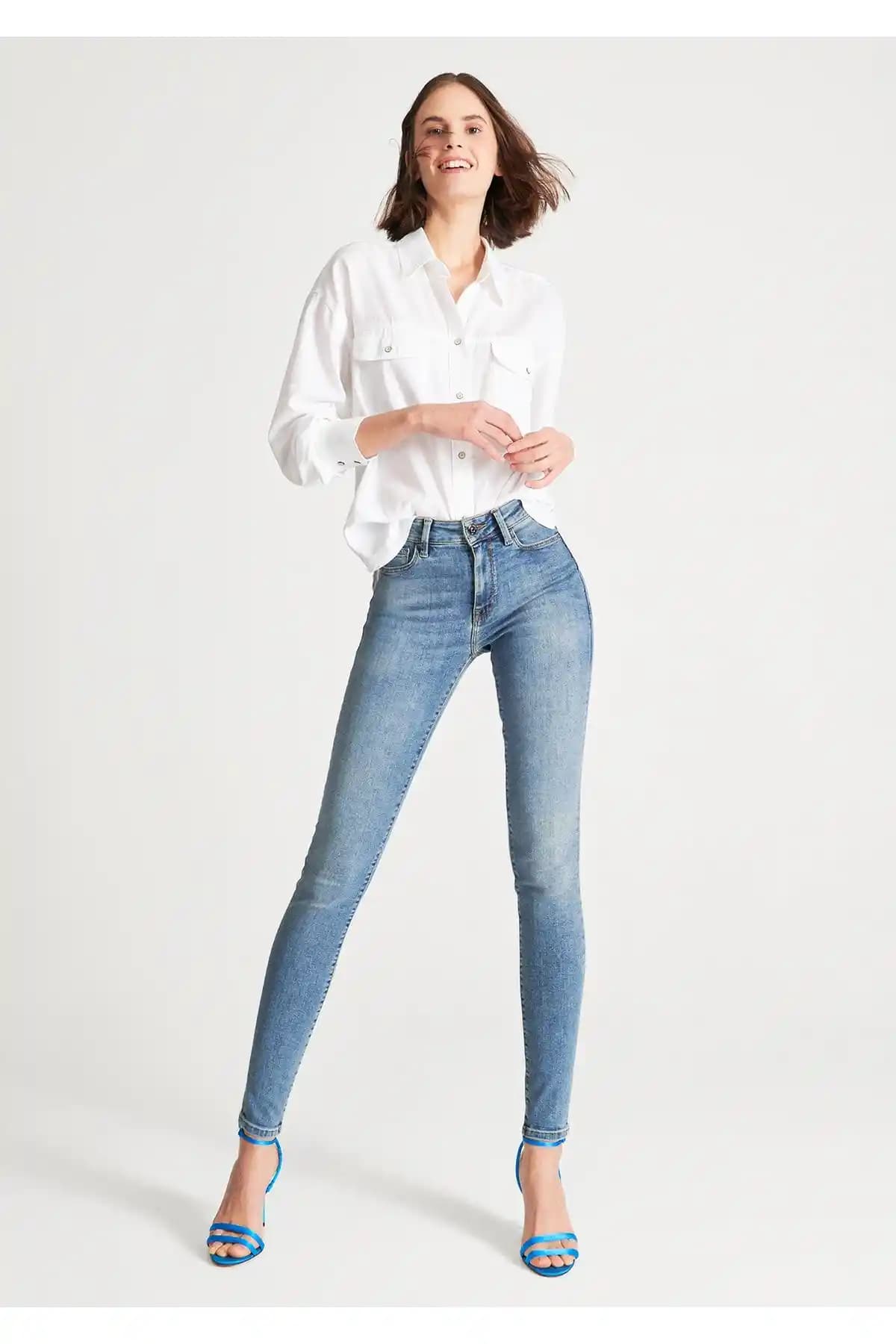 Mavi Alissa Jean Kadın Pantolonları: Modern ve Şık Denim Seçenekleri