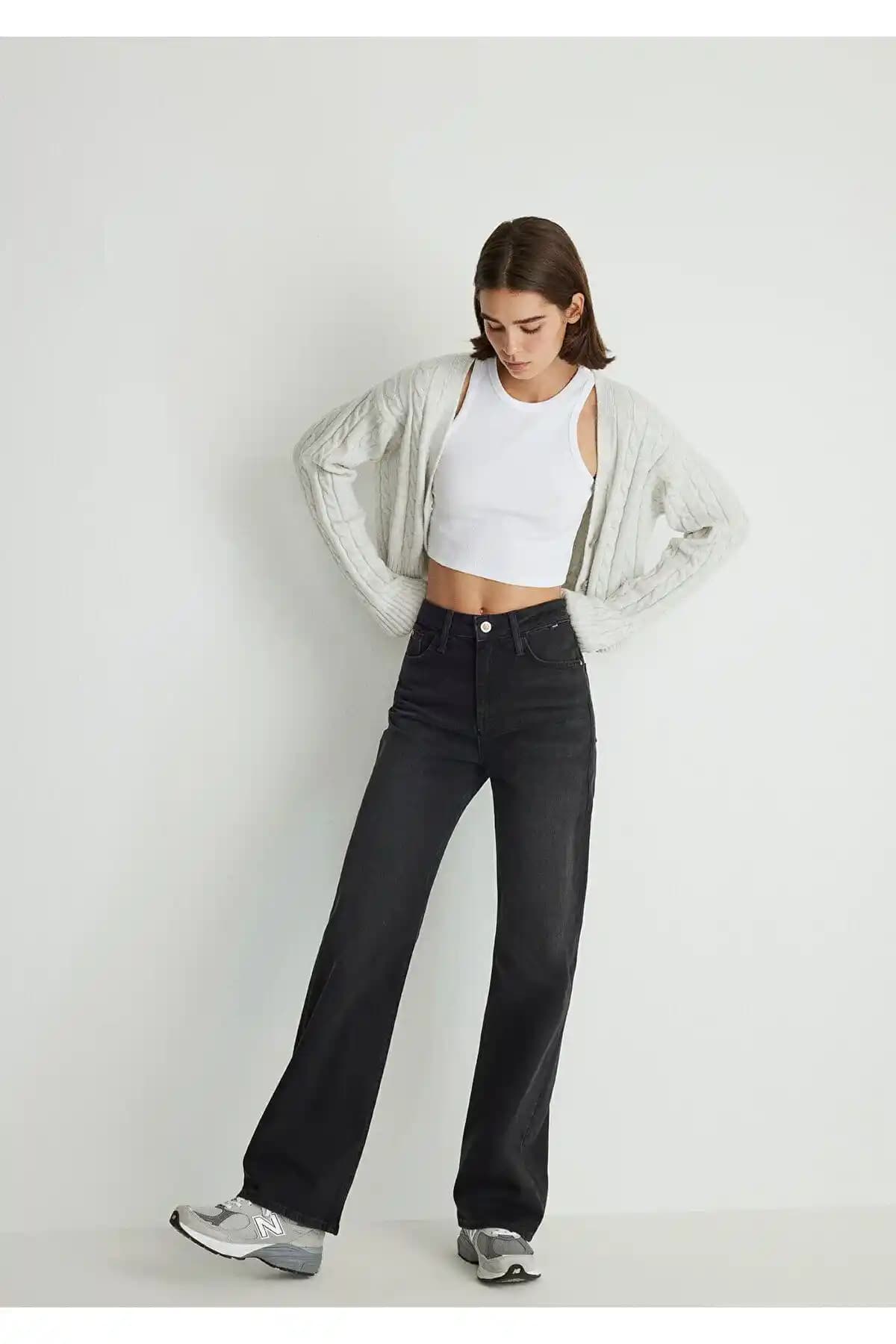 Mavi California ve New York Jean Pantolonları Karşılaştırması: Stil ve Konfor Analizi