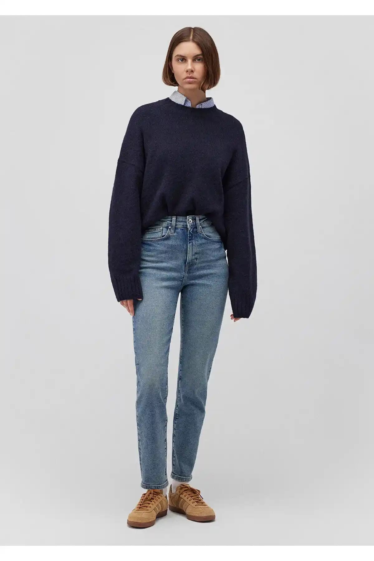 Mavi Star Gold Shape Puslu Indigo Mavisi Jean Pantolon: Şıklık ve Konforun Buluşması