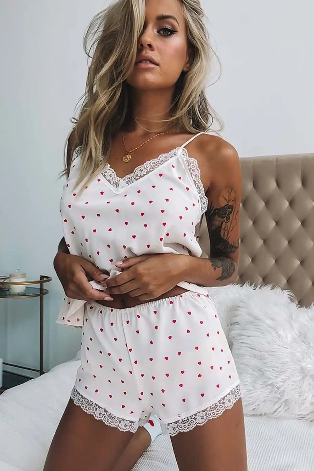Merry See Dantel İşlemeli Kalpli Şortlu Pijama Takımı Rahat ve Şık Tasarım