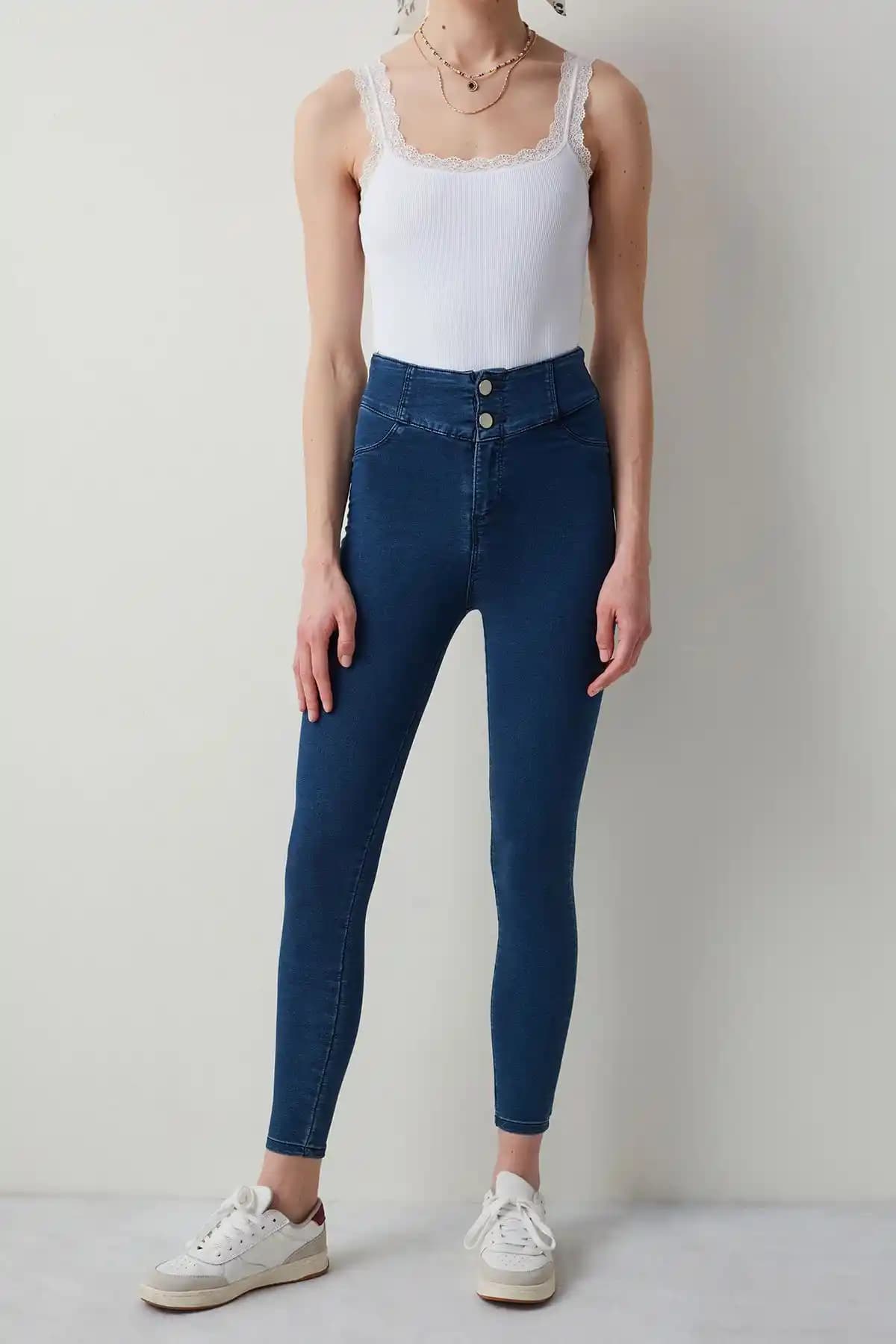 Penti Denim Blue Total Toparlayıcı Jegging Tayt: Şıklık ve Konforun Mükemmel Buluşması