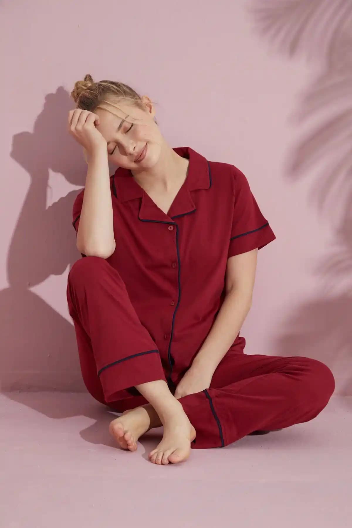 PİJAMOOD Kadın Bordo Kısa Kollu Pamuklu Düğmeli Pijama Takımı - Rahat ve Şık Ev Giyim