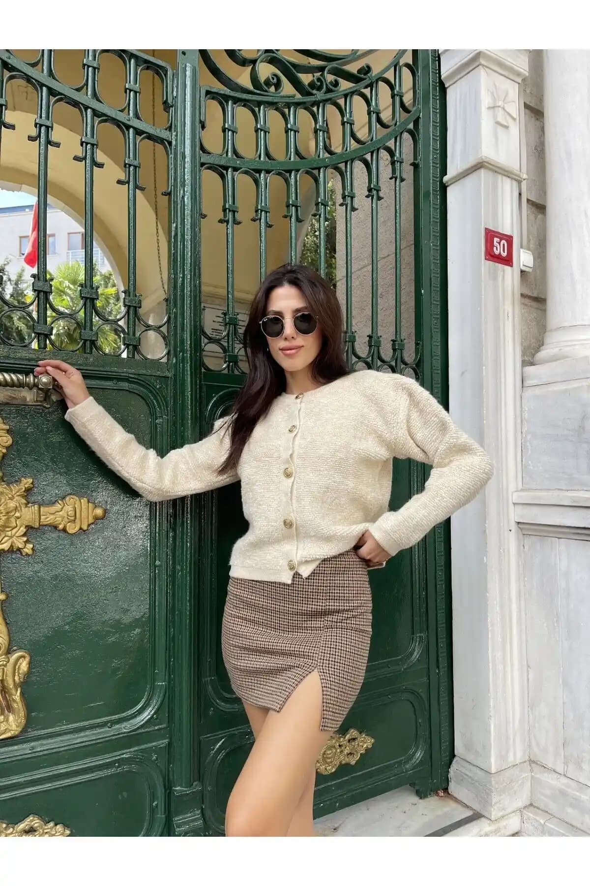 Puella Bisiklet Yaka Gold Düğmeli Bej Peluş Yu<muş>ak Teddy Hırka Kışlık Şık ve Sıcak Giyim