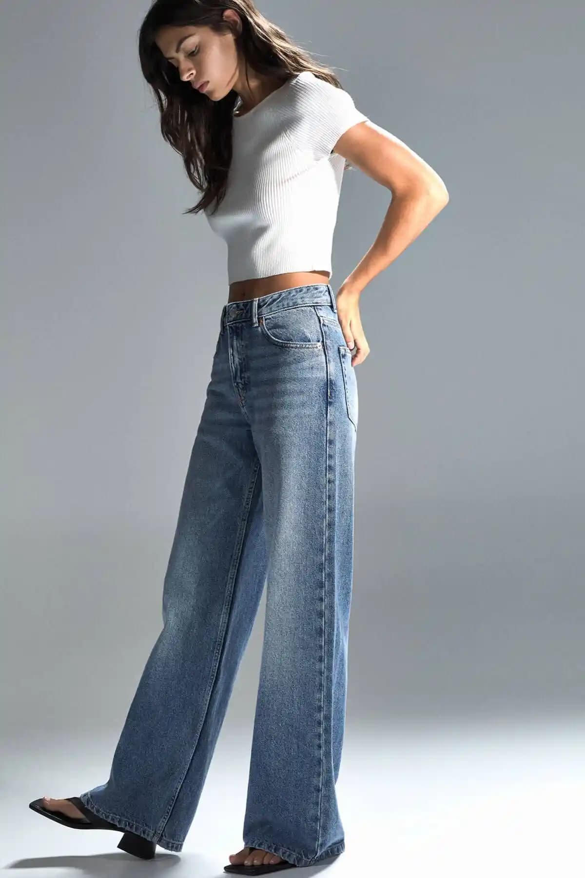 Pull & Bear Yüksek Bel Geniş Paça Jean: Modern ve Rahat Stil İçin Mükemmel Seçenek