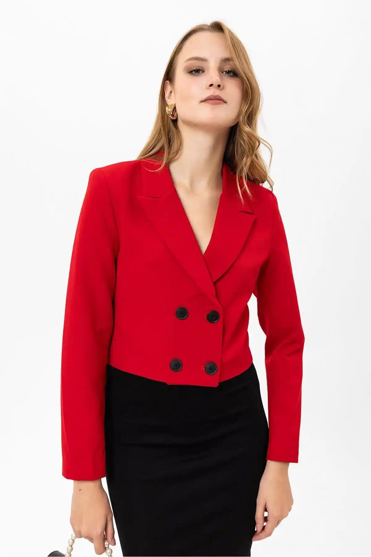 Şimal Kadın Kısa Düğme Kapamalı Blazer Ceket Modern ve Şık Tasarım