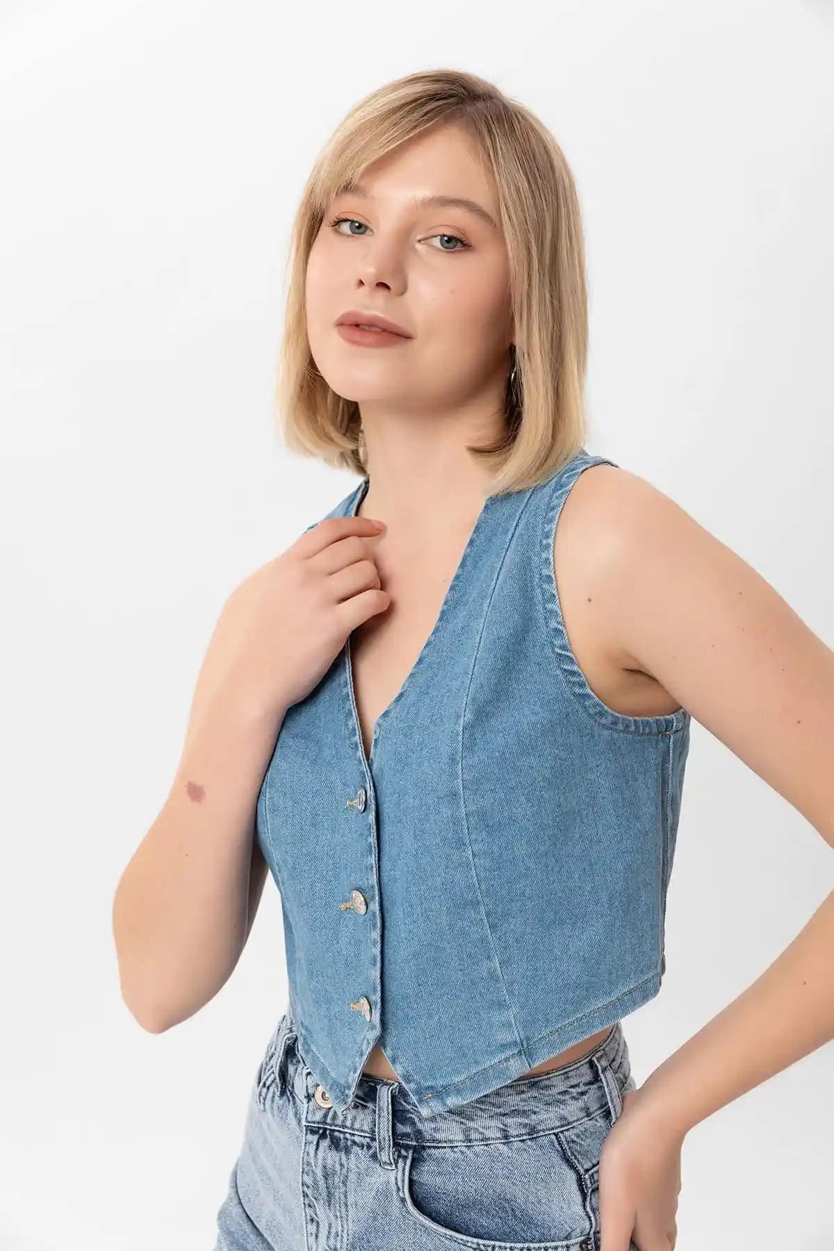 Şimal Kadın Kot Yelek: Modern ve Şık Günlük Kullanım İçin Denim Yelek Seçenekleri