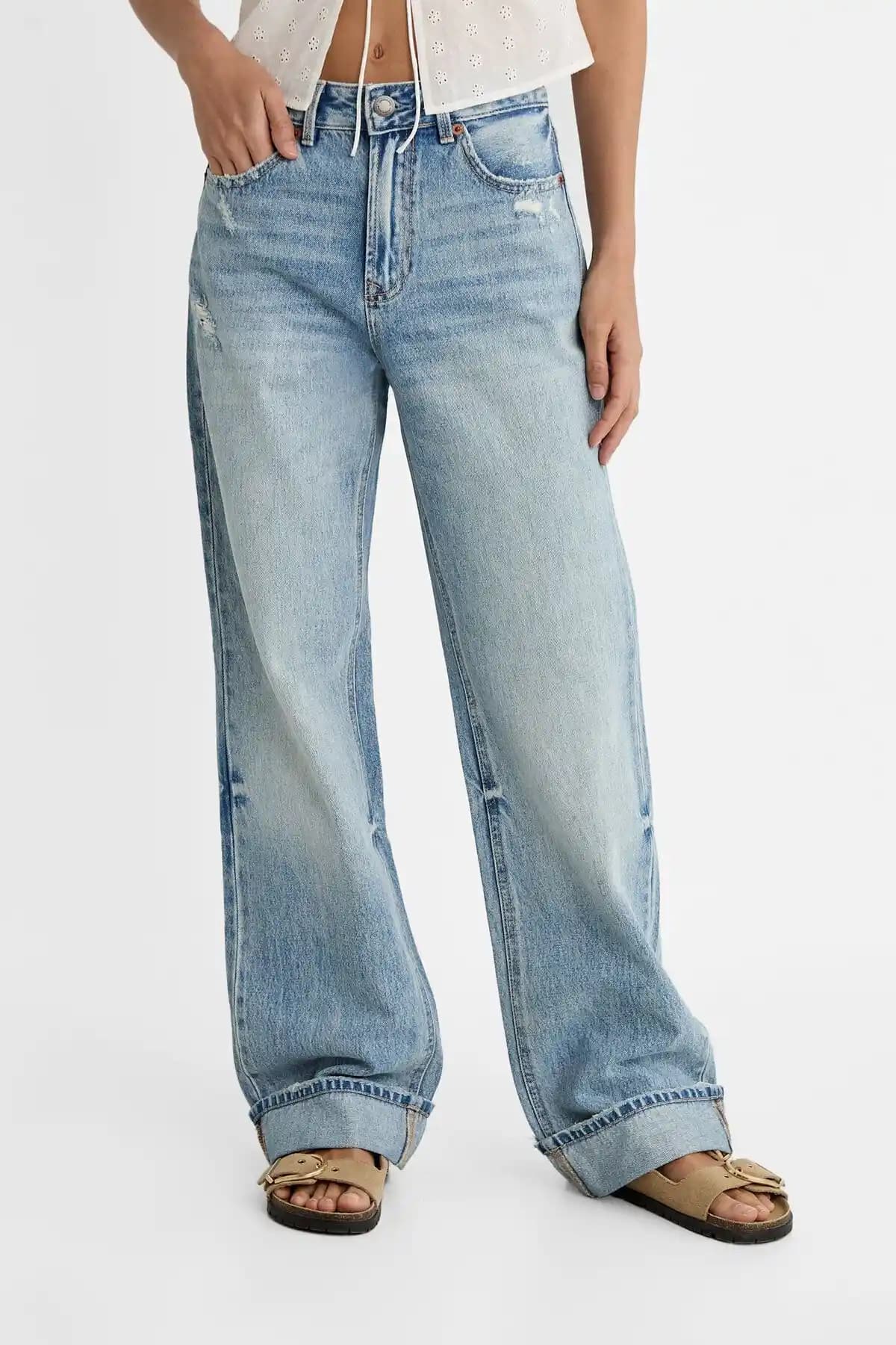 Stradivarius D92 Wide Leg Pantolon Yüksek Bel ve Rahat Tasarımıyla Günlük Şıklık