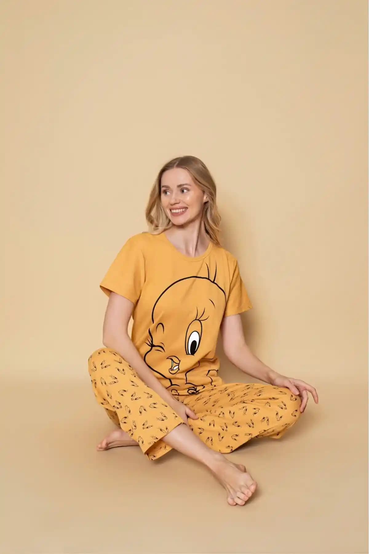 Sude HOMEWEAR Kadın Sarı Kısa Kol Pijama Takımı Rahat ve Şık Ev Giyim Seçeneği