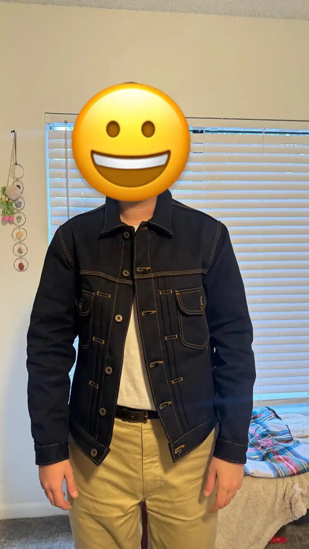 Ağır Denim Ceketlerde Kumaş Sertliği, Beden Uyumu ve Kullanım Süreçleri Değerlendirmesi