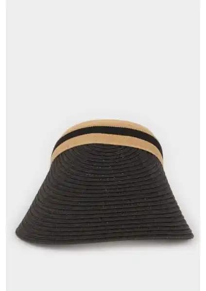 DeFacto ve Laviyonsa Kadın Hasır Şapkaların Karşılaştırması ve Özellikleri