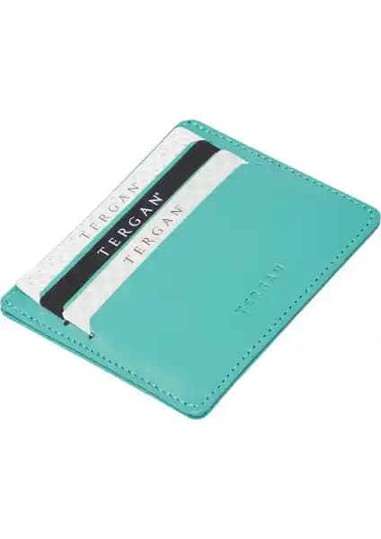 Hakiki Deri Kredi Kartlıkları Karşılaştırması: Tasarım, Malzeme ve Kullanım Kolaylığı Analizi