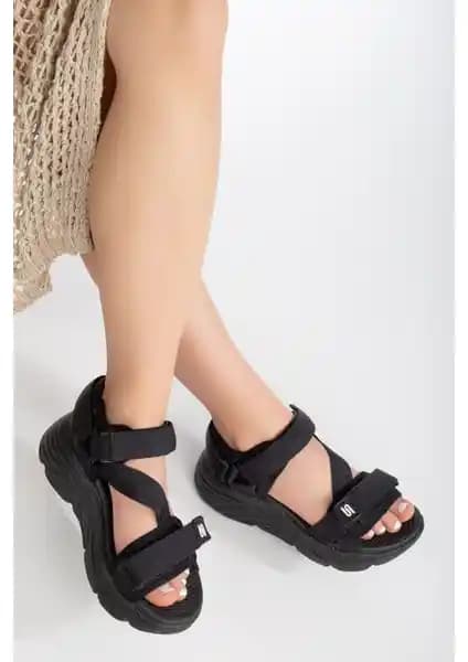 Kadın Spor Sandaletleri Karşılaştırması: Konfor, Malzeme ve Kullanım Özellikleri