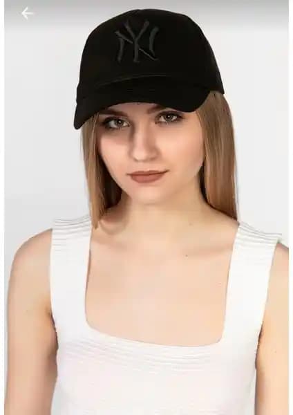 Keten Şapka Karşılaştırması: Accessory City NY ve Felisya Modelleri Analizi