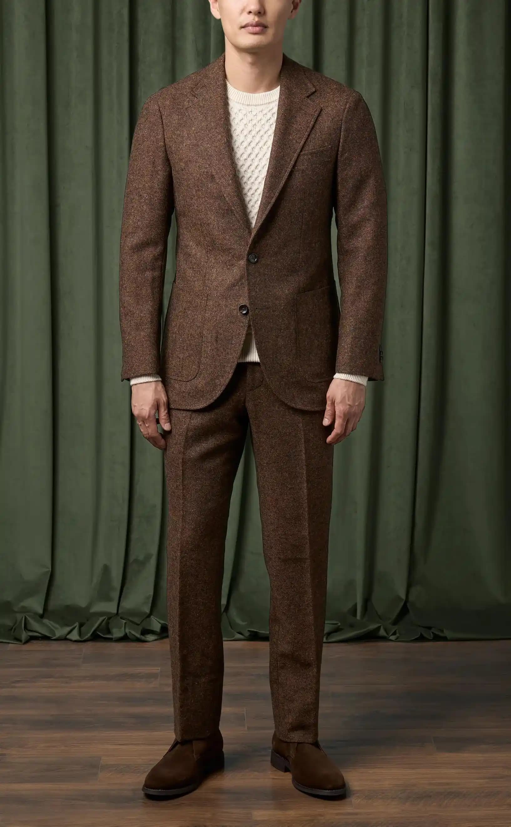 MTO Takım Elbise Seçiminde Kumaş ve Kesim Uyumu: Donegal Yünü ve Detaylar