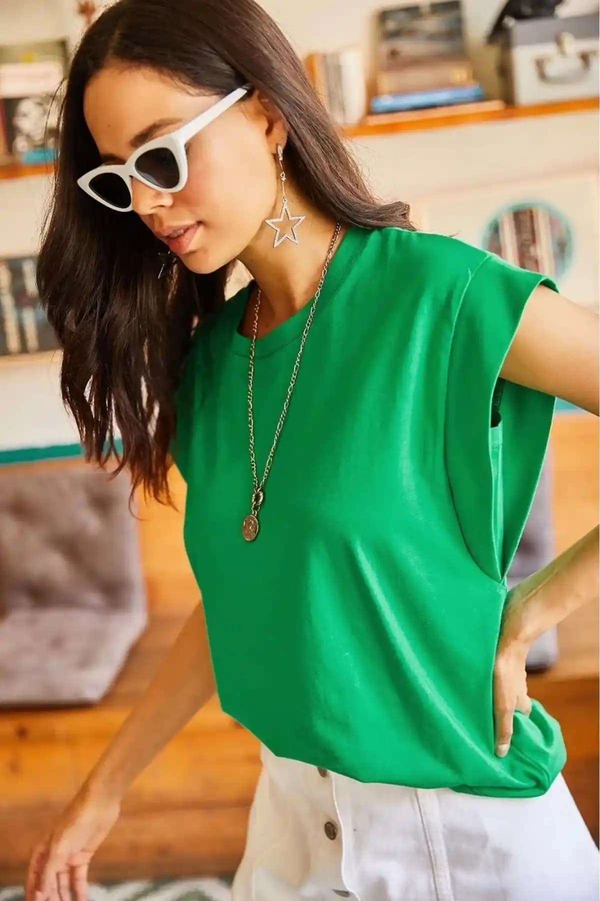 Tight Lady Yeşil %100 Pamuk Vatka Görünümlü Basic Bisiklet Yaka T-Shirt Ürün Özellikleri ve Kullanım Alanları