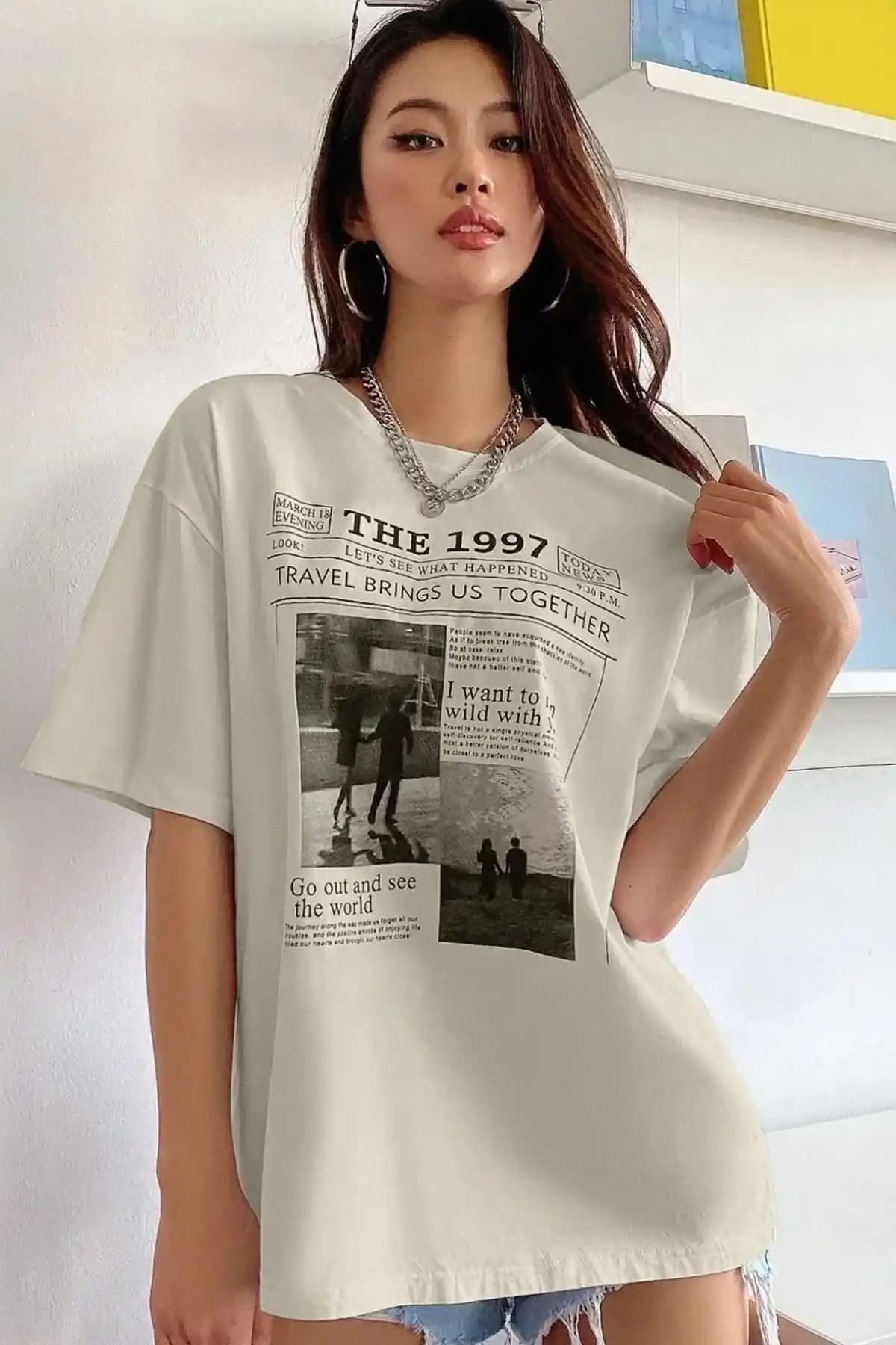 Uyguntarz Kadın Bej 1997 Baskılı Oversize T-shirt Günlük ve Şık Kombinler İçin Uygun