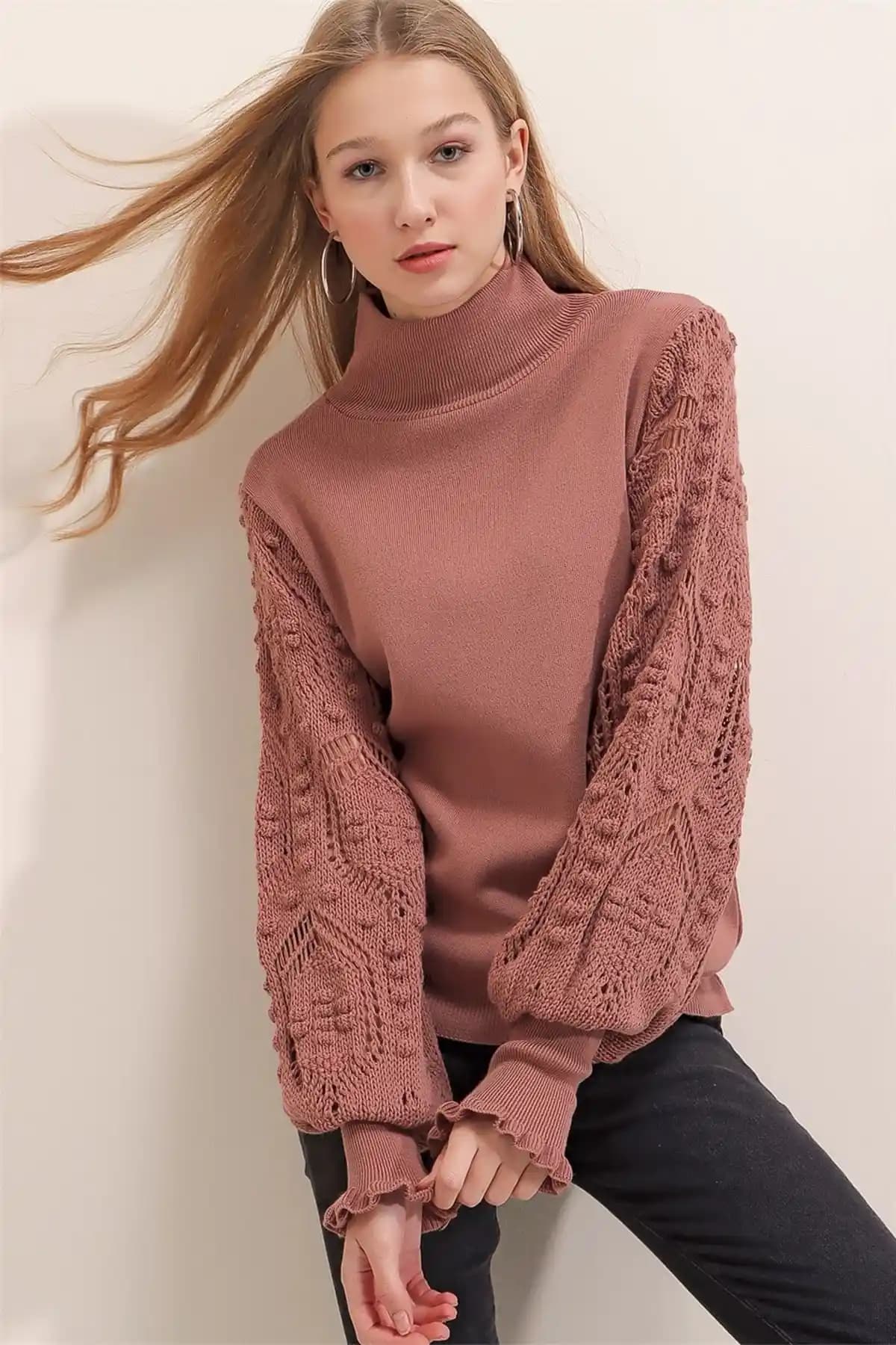 AQE FASHION Kadın Tarçın Renk Yarım Balıkçı Yaka Dantel Detaylı Kazak