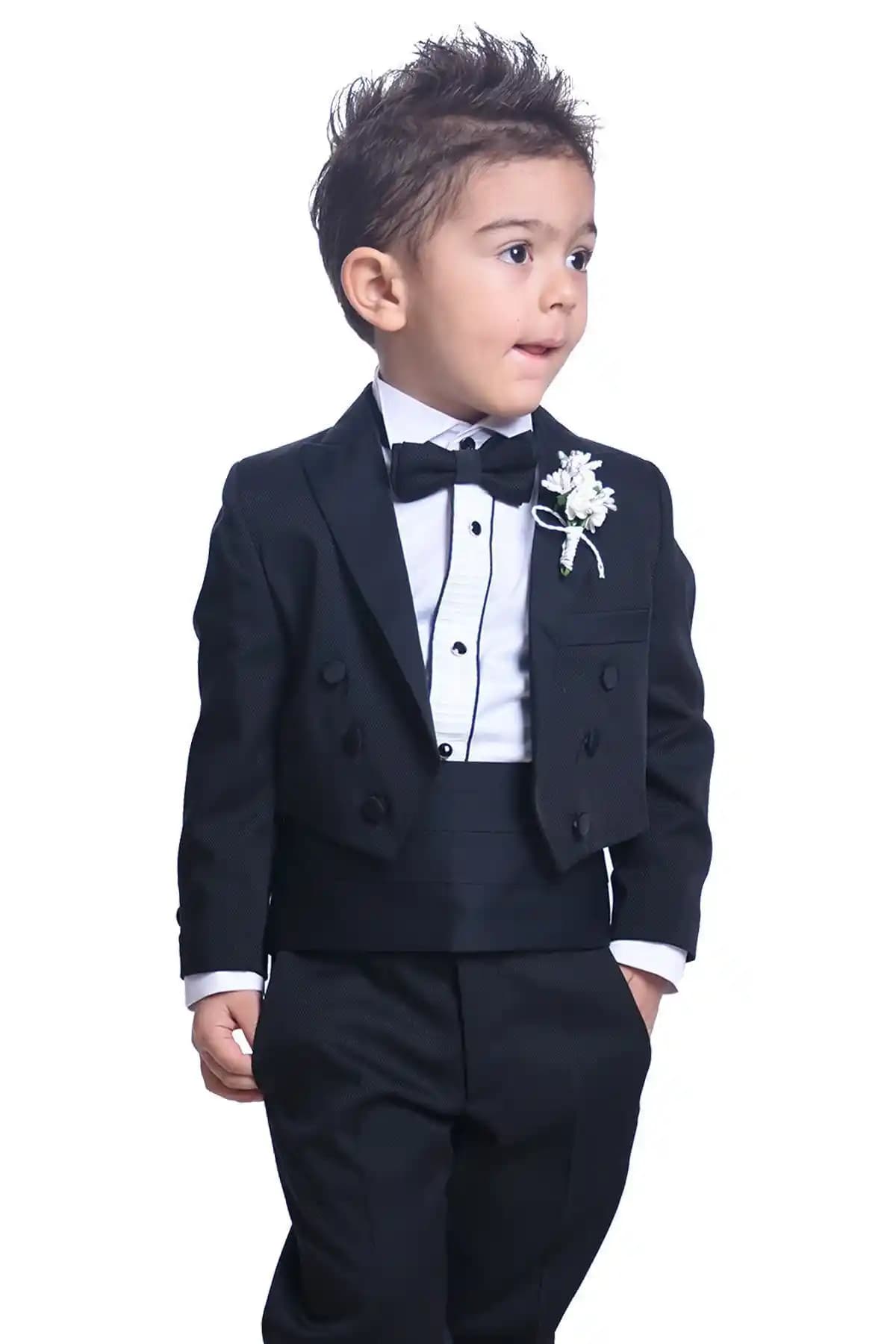 Çocuklar İçin Siyah Smokin Frak: Zarif ve Konforlu Resmi Kıyafet Seçenekleri