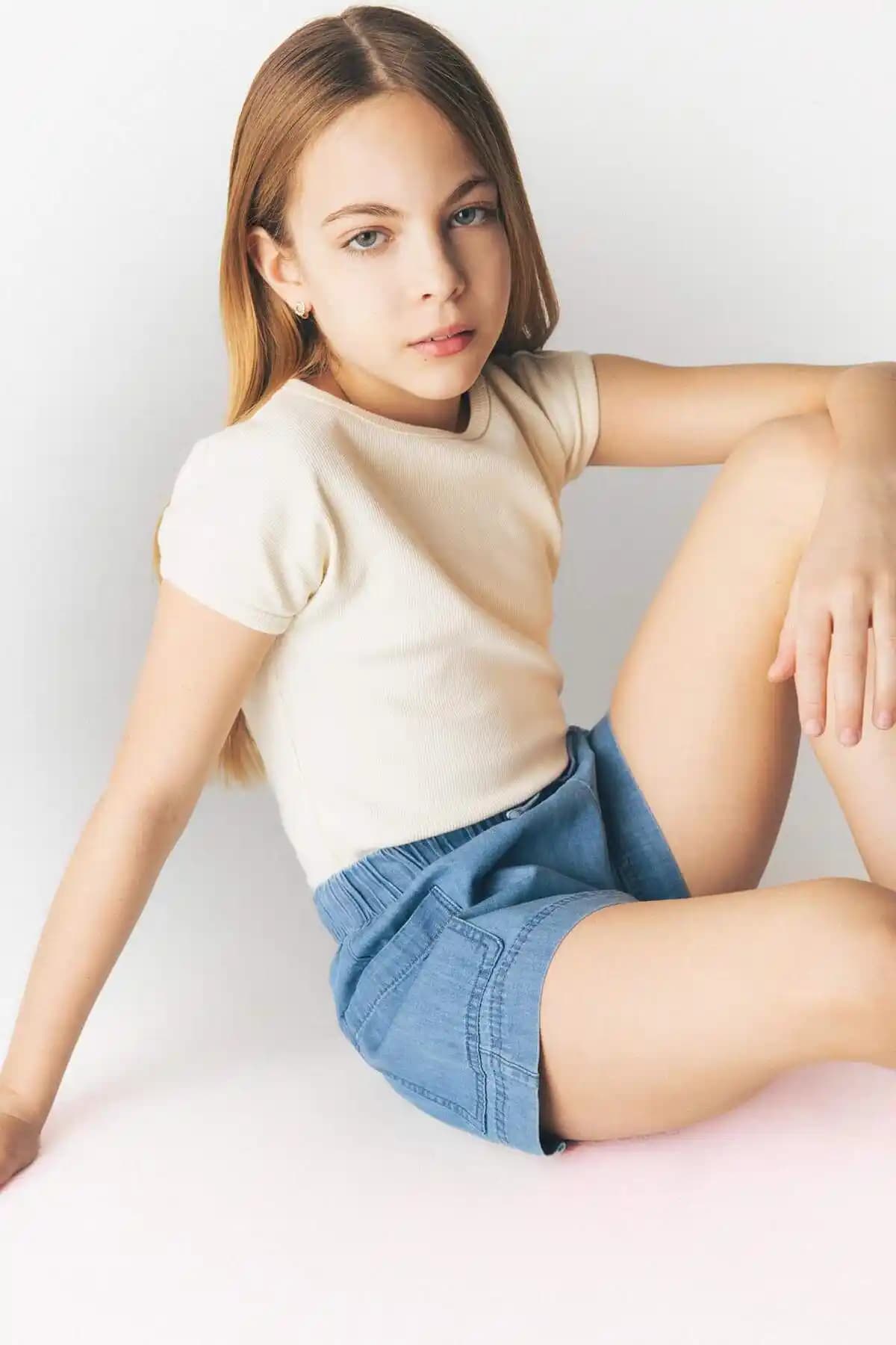 DeFacto Kız Çocuk Slim Fit Bisiklet Yaka Basic Tişört Detaylı İnceleme ve Özellikleri