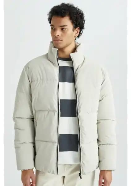 DeFacto Slim Fit Şişme Mont Erkekler İçin Modern ve Fonksiyonel Tasarım