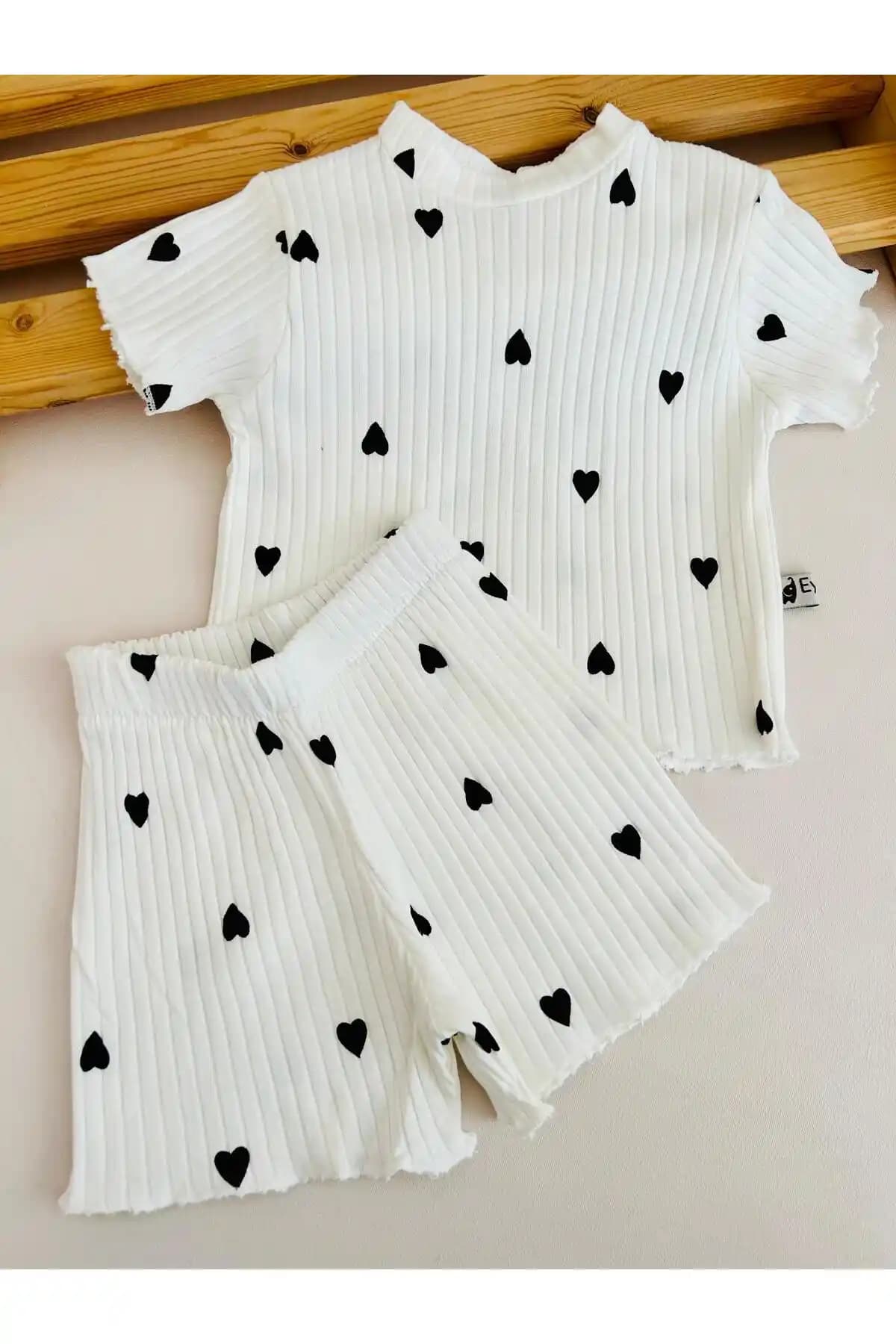 Eymwes Kız Bebek ve Çocuk Yazlık Desenli Kaşkorse Takımının Özellikleri ve Kullanım Avantajları