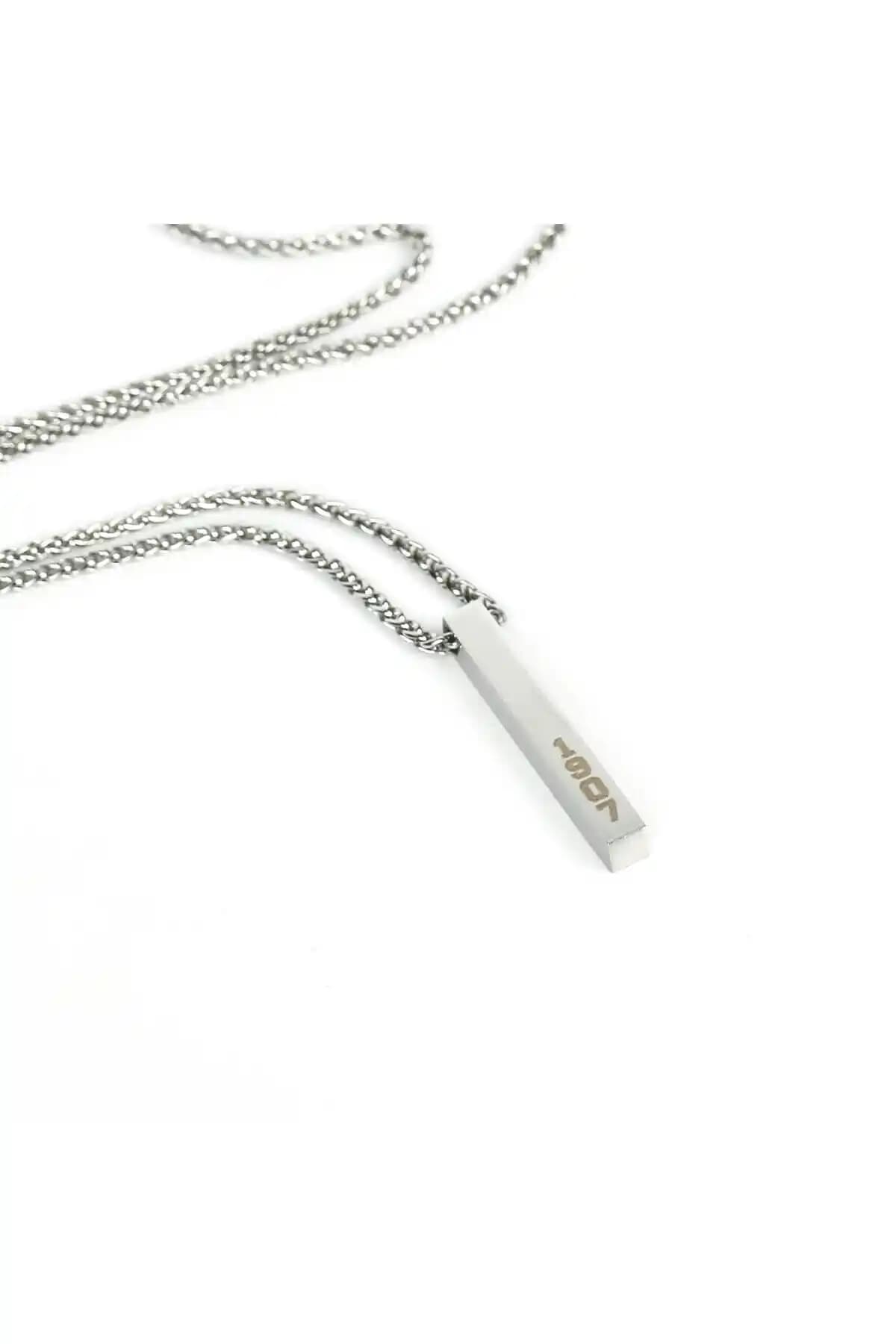 Fenerbahçe Dikdörtgen Çelik Kolye: Şıklık ve Dayanıklılık Sunan Modern Tasarım