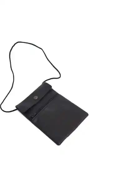 Hakiki Deri Boyun Askılı Pasaportluk ve Evrak Çantası Güvenli ve Pratik Seyahat Aksesuarı