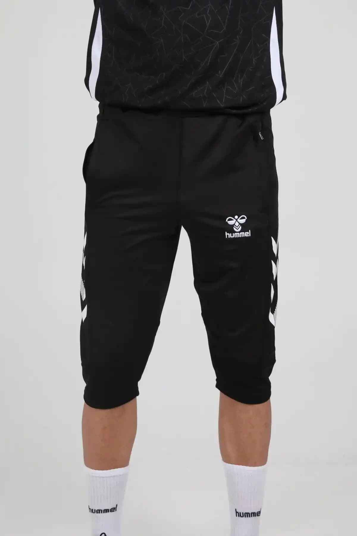 Hummel Dream Kapri Siyah: Şık ve Konforlu Günlük Spor Pantolonları