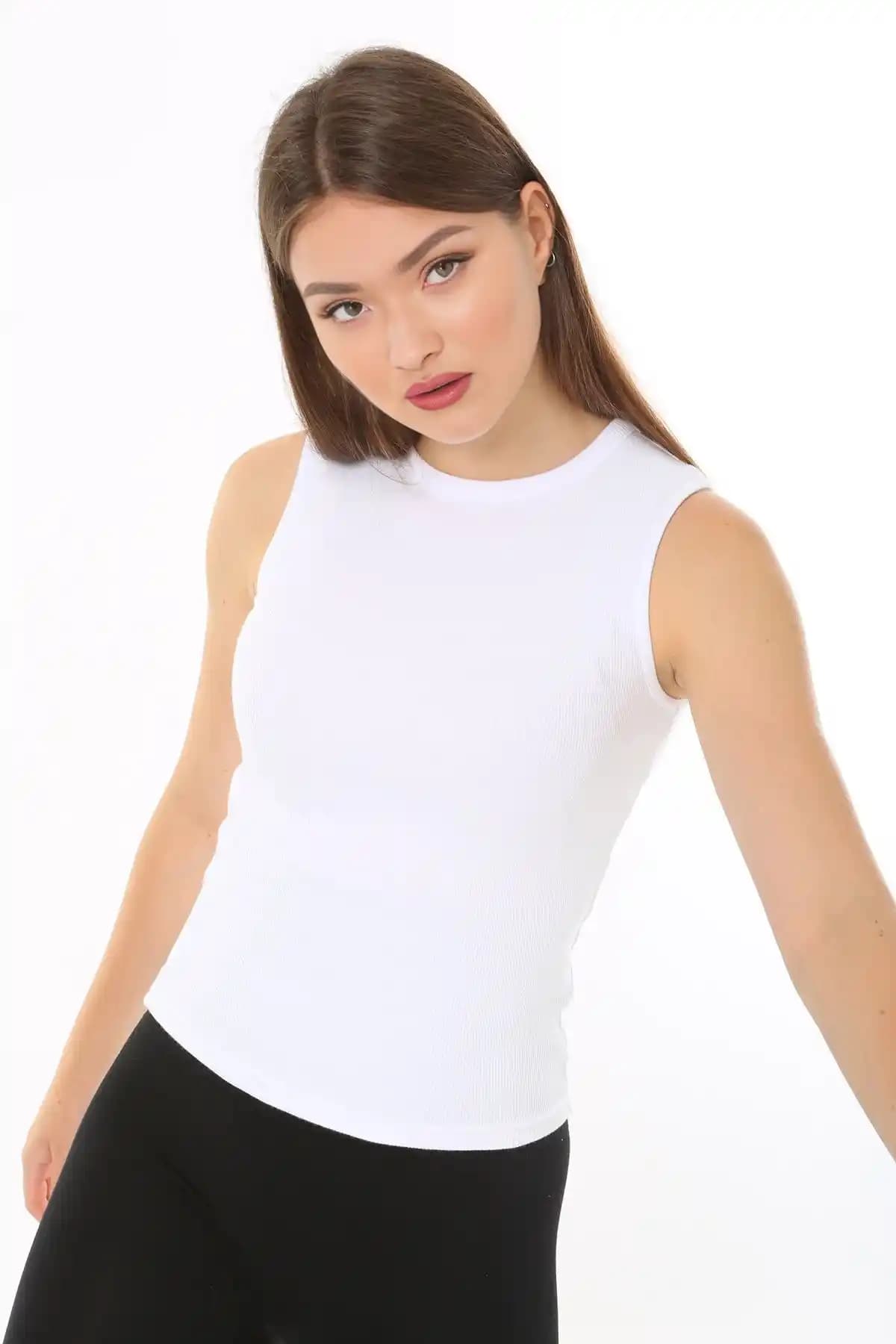 Kadın Beyaz Sıfır Kol Bisiklet Yaka T-shirt Şıklık ve Konfor Sunan Günlük Giyim Parçası