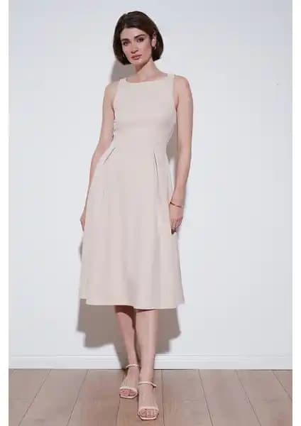 Lela Marka Kadınlar İçin Günlük Rahat ve Şık Pileli Midi Elbise Seçenekleri