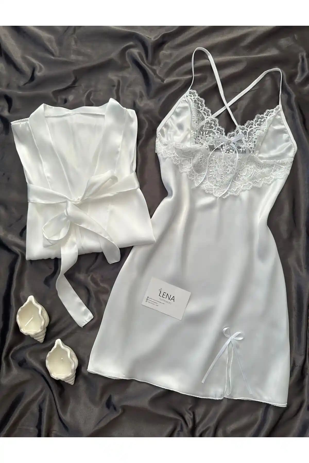 Lena Homewears Saten Ekru Gecelik ve Sabahlık Seti Şıklık ve Rahatlık Sunar