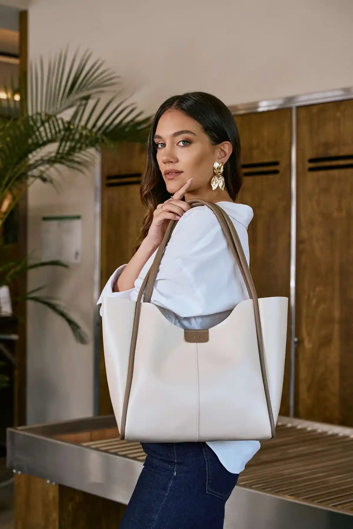 Lucky Bees Büyük Boy Kadın Çantası Günlük Kullanım İçin Şık ve Pratik Tasarım