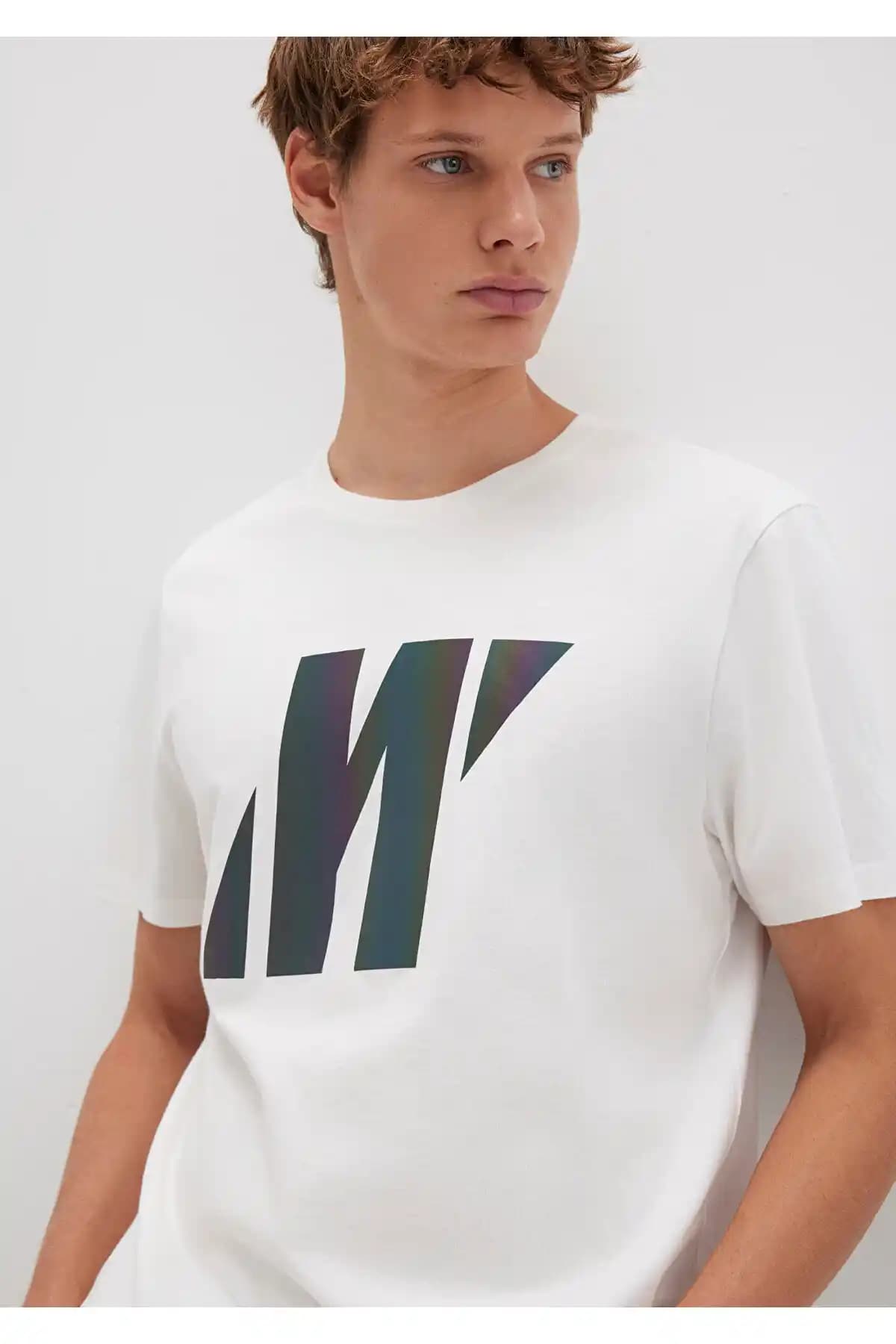 Mavi Pro Reflektör Logo Baskılı Beyaz Pamuklu Tişört Günlük ve Spor Kullanımına Uygun