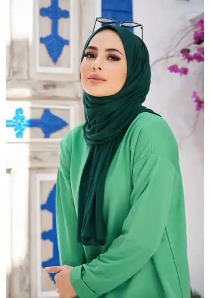 Naciye Sultan Tesettür Penye Şal Zümrüt Renkli Şık ve Rahat Kullanım İçin Uygun