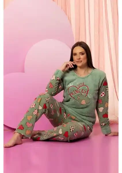 Nisanca Kadın Polar Pijama Takımı: Sıcacık ve Şık Kış Konforu Sağlayan Ürün