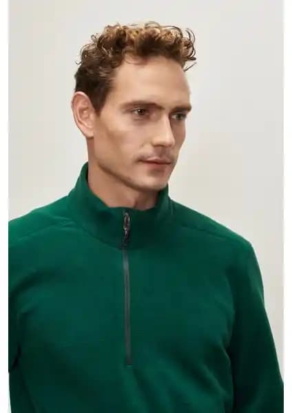 Altınyılz<dı>z ve DeFacto Erkek Polar Sweatshirt Karşılaştırması: Kalite, Sıcaklık ve Tasarım Analizi