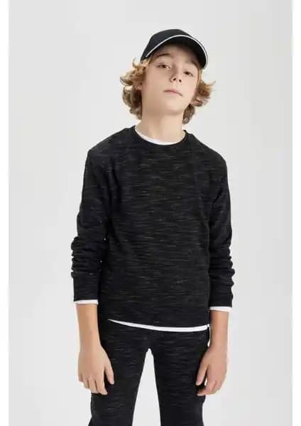 DeFacto Erkek Çocuk Sweatshirtleri Karşılaştırması: Bisiklet Yaka mı Kapüşonlu mu
