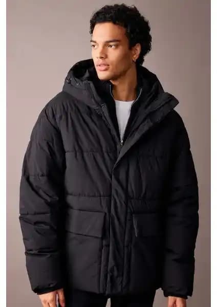 DeFacto Erkek Şişme Montlar Karşılaştırması Kapüşonlu ve Slim Fit Modelleri