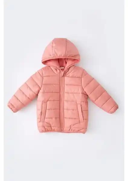 DeFacto ve Koton Kız Bebek Montları Karşılaştırması: Özellikler ve Kullanıcı Yorumları