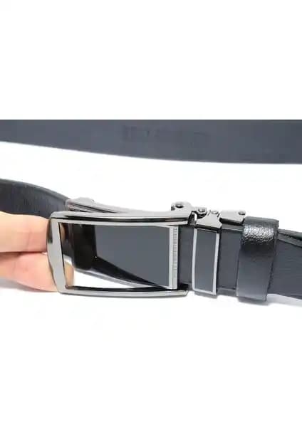 Erkek Kemerleri Karşılaştırması: Otomatik Tokalı Deliksiz ve Hakiki Manda Derisi Modelleri